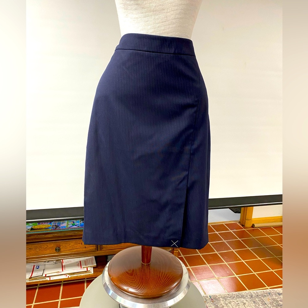 Ann Taylor navy blue shirt, pinstripes, size 6, NWOT.